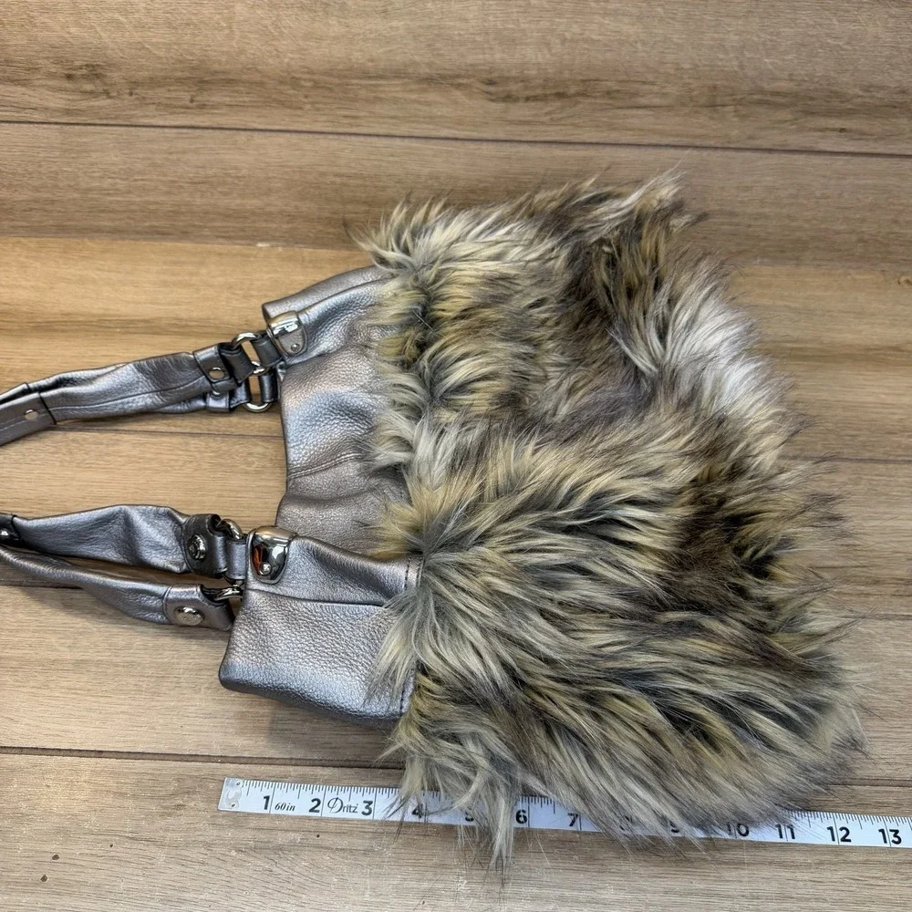 B Makowsky Nora Tote Faux Fur Silver Leather Shoulder Bag Y2K Hobo Satchel